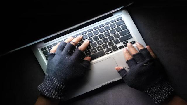 Хакеры теперь требуют с российских компаний по 50 млн рублей за данные и молчание — а потом охотно торгуются