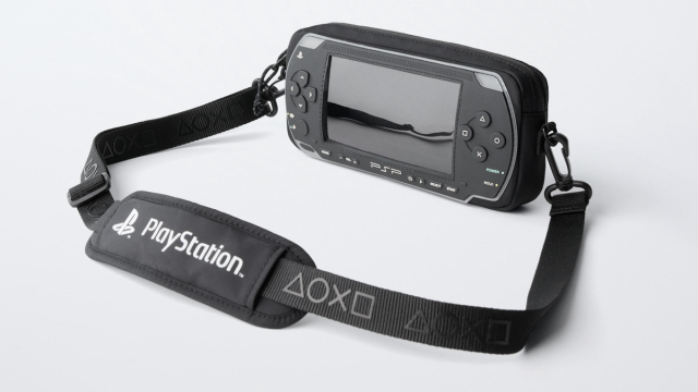 Zara выпустила сумку в виде PSP