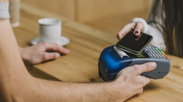 ВТБ запустил альтернативу Apple Pay — с кэшбэком и даже без интернета