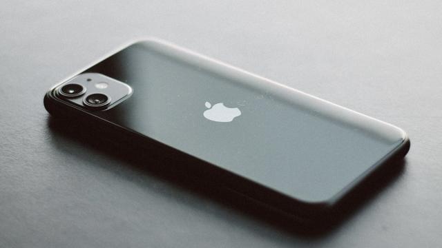 iPhone 11 не уничтожить: в России назвали топ-5 самых популярных смартфонов