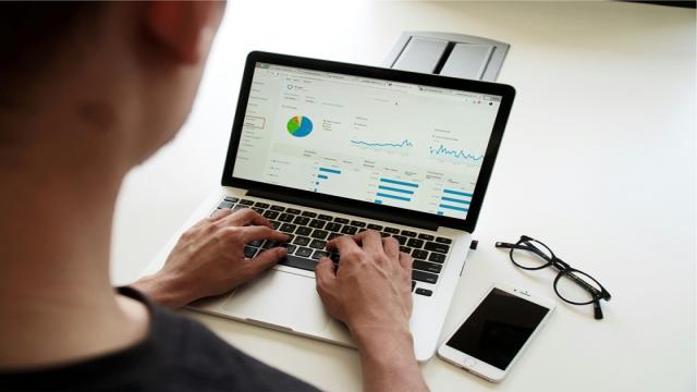 В июне затраты пользователей на ИИ снизились на 20 % — конец ИИ-лихорадки уже скоро?