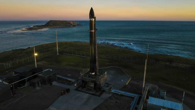 Военные США устроили «кошки-мышки» со спутниками: что они тестировали