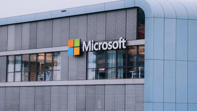 Отдел продаж Microsoft обучат принижать продукты OpenAI и Anthropic