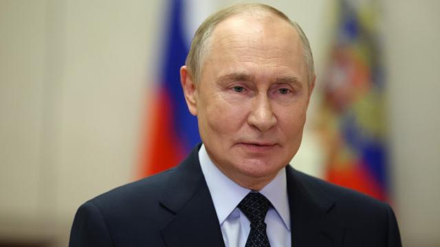 Путин поручил разработать стратегию развития цифровых платформ