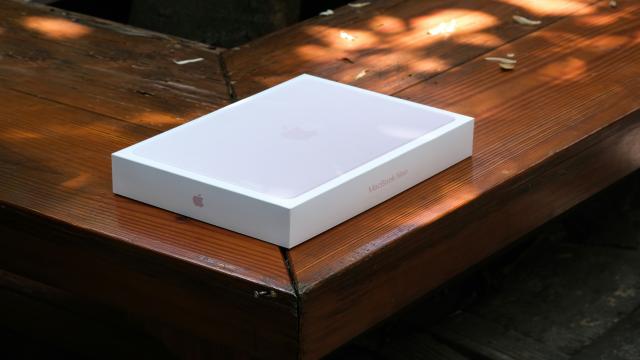 Фанат Apple моментально выставил на продажу свой Macbook Neo после покупки Air, и вот почему