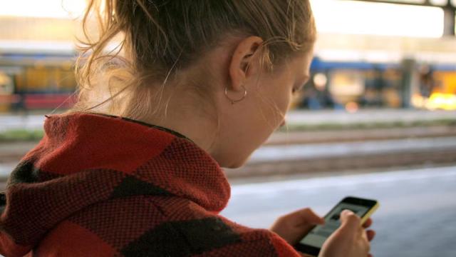 M**a грозят штрафы на $1,5 трлн по делам о зависимости детей от I*******m и F******k