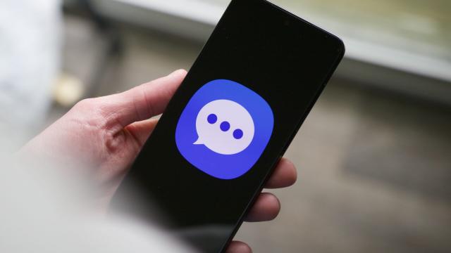 Samsung отключает с концами «Сообщения». Что делать владельцам Galaxy?