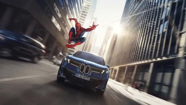 BMW разместила рекламу «Человека‑паука» на экранах автомобилей