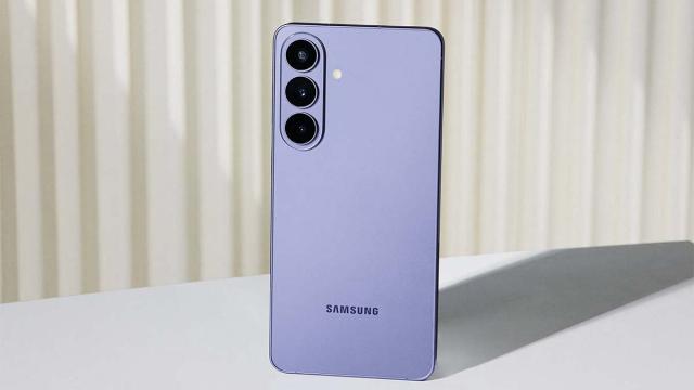 Народный флагман Galaxy S26 FE уже распаковали на видео до презентации. Samsung опять не удержала новинку в секрете