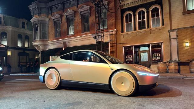 Роботакси Tesla без водителя пробило дорожные ограждения