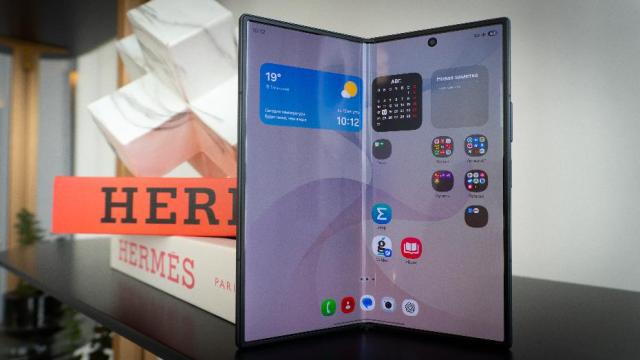 Тоньше, мощнее, умнее: обзор складного флагмана Samsung Galaxy Z Fold 8 Ultra