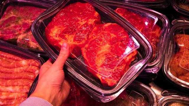«Умная» гидрогелевая упаковка рассказывает о свежести мяса