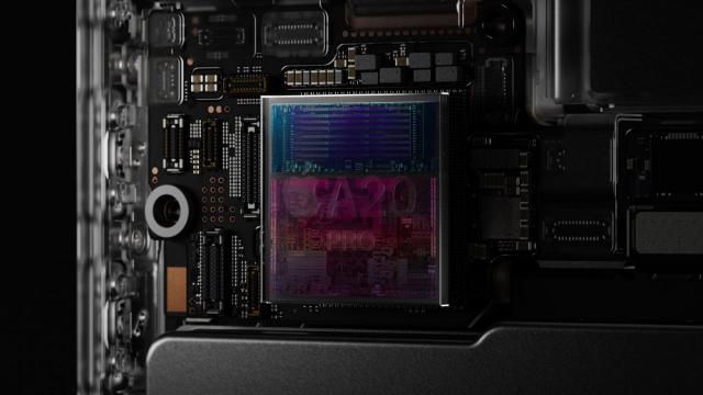 Apple, ты куда разогналась? iPhone 18 Pro оказался мощнее MacBook с M5 Max