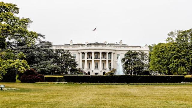 Дональд Трамп и Си Цзиньпин обсудили вопросы безопасности ИИ при личной встрече, но воздержались от подробных заявлений