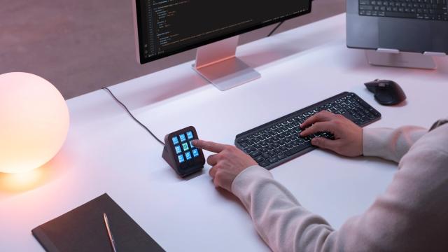 КлавИИатуру заказывали? Logitech придумала физические кнопки для работы с нейросетями