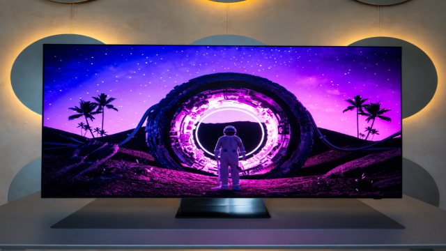 Революция цвета и 4K без границ: обзор телевизора Samsung Микро RGB R95H