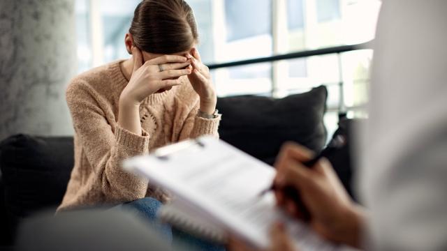 В чем отличие ИИ от человека-психолога: ответ экспертов