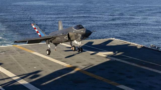 ВМС США впервые посадили F-35C на авианосец John F. Kennedy