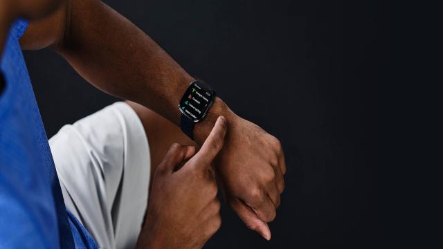 Вышло крупное обновление для популярных смарт-часов Amazfit. Они получили сразу три полезные функции