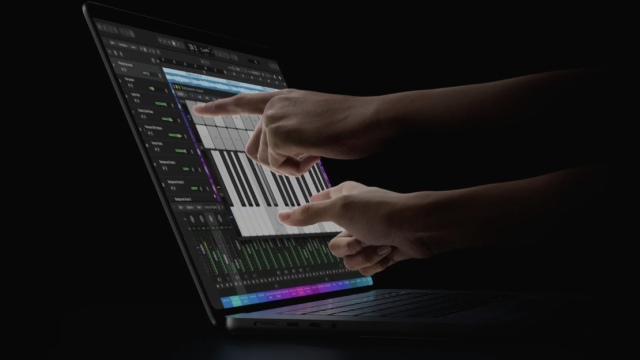 Стив, прости их: Apple объяснила, почему в Macbook появился сенсорный экран