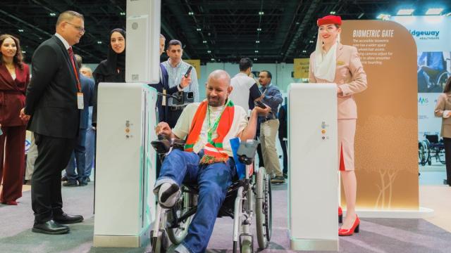 Emirates адаптировала биометрическую посадку и зал ожидания для пассажиров с инвалидностью